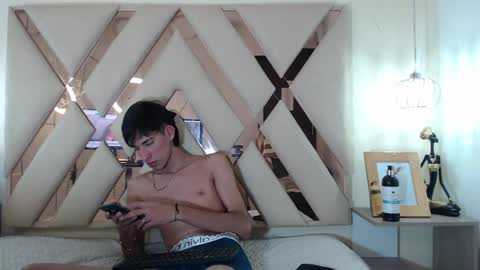 Snapshot of ferphoenix_ chatting on 02/01/25, 06:32 FER PHOENIX online show from 02/01/25, 06:32