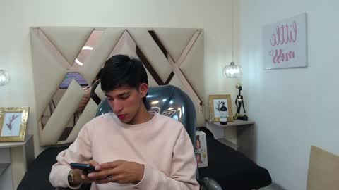 Snapshot of ferphoenix_ chatting on 02/05/25, 03:23 FER PHOENIX online show from 02/05/25, 03:23