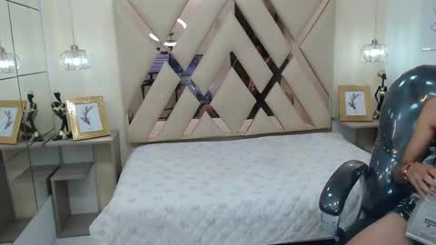 Snapshot of ferphoenix_ chatting on 02/10/25, 06:31 FER PHOENIX online show from 02/10/25, 06:31