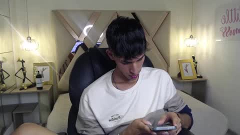 Snapshot of ferphoenix_ chatting on 03/07/25, 06:46 FER PHOENIX online show from 03/07/25, 06:46