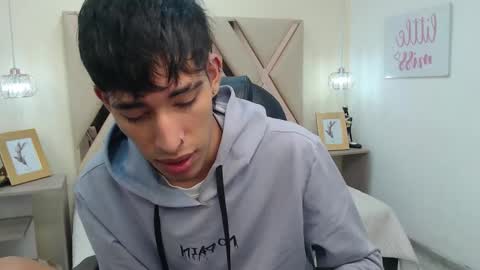 Snapshot of ferphoenix_ chatting on 03/10/25, 03:34 FER PHOENIX online show from 03/10/25, 03:34