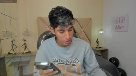 Snapshot of ferphoenix_ chatting on 10/22/25, 03:07 FER PHOENIX online show from 10/22/25, 03:07
