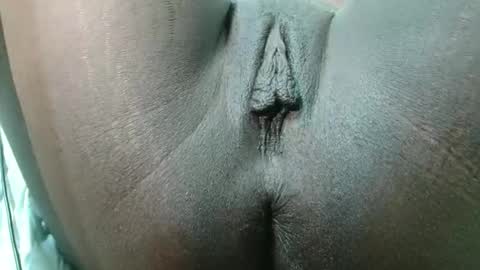 Snapshot of ferriena chatting on 10/11/25, 03:43 Ferie online show from 10/11/25, 03:43