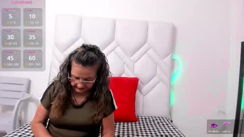 Marcela online show from 10/22/25, 09:14