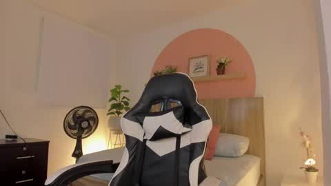 Fer  online show from 09/18/25, 02:57