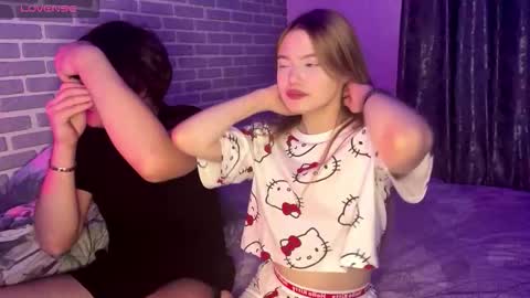 Tina and Tomas online show from 09/15/25, 03:34