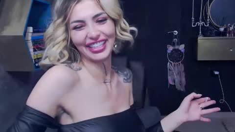 Snapshot of fetishsarah chatting on 12/02/24, 10:56 Sarah online show from 12/02/24, 10:56