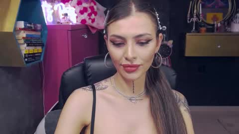 Snapshot of fetishsarah chatting on 03/03/25, 08:43 Sarah online show from 03/03/25, 08:43