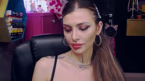 Snapshot of fetishsarah chatting on 03/03/25, 11:46 Sarah online show from 03/03/25, 11:46