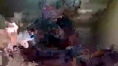 Snapshot of fffjj021 chatting on 12/29/24, 01:34 Raised in 90s online show from 12/29/24, 01:34