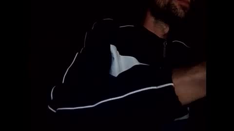 Snapshot of fffjj021 chatting on 10/19/25, 12:11 Raised in 90s online show from 10/19/25, 12:11