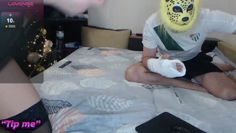 Alex33 Julia30 online show from 12/19/24, 08:02