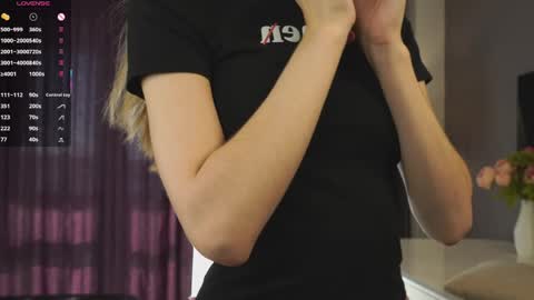 Hello there im Isabela3 online show from 06/08/26, 03:07