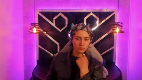   online show from 01/10/25, 12:04