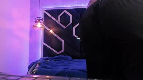   online show from 01/11/25, 09:04