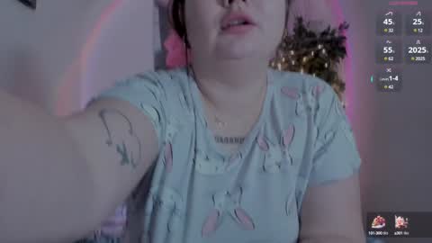 Snapshot of fiery__lady_ chatting on 12/21/24, 04:57 Evita online show from 12/21/24, 04:57