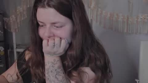 Snapshot of fiery__lady_ chatting on 02/09/25, 04:50 Evita online show from 02/09/25, 04:50