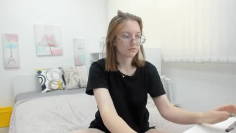 Snapshot of fiery__mary chatting on 05/27/26, 05:15 Mary online show from 05/27/26, 05:15