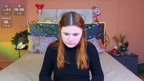Snapshot of fiery_foxy chatting on 12/17/25, 04:07 Mabel online show from 12/17/25, 04:07