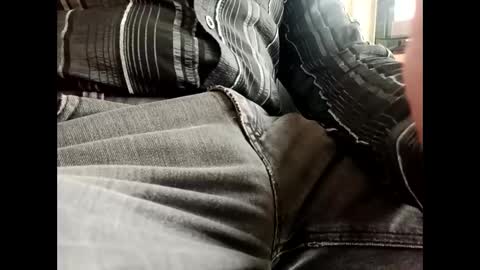 Snapshot of fifi010203 chatting on 10/03/25, 10:23 fifi010203 online show from 10/03/25, 10:23