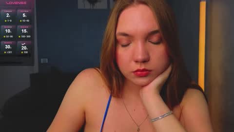 Snapshot of fififlower chatting on 03/14/26, 04:12 Rebecca online show from 03/14/26, 04:12