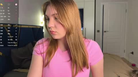 Snapshot of fififlower chatting on 05/20/26, 04:35 Rebecca online show from 05/20/26, 04:35