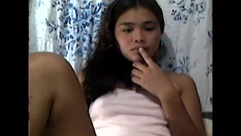 Snapshot of filipinagirl_18 chatting on 04/14/26, 09:21 filipinagirl_18 online show from 04/14/26, 09:21
