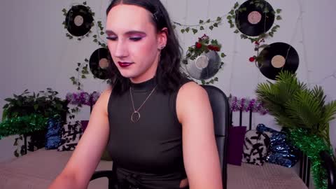 Honey Ill be waiting for you Tue Wed Thu Fri Sat Sun 10am-5pm online show from 12/28/24, 01:06