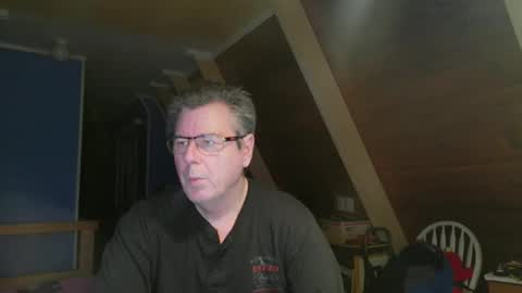 Snapshot of finderfiner chatting on 12/22/25, 09:17 finderfiner online show from 12/22/25, 09:17