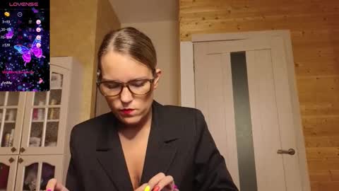 Lady online show from 10/10/25, 11:53