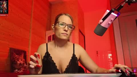Lady online show from 04/25/26, 05:43
