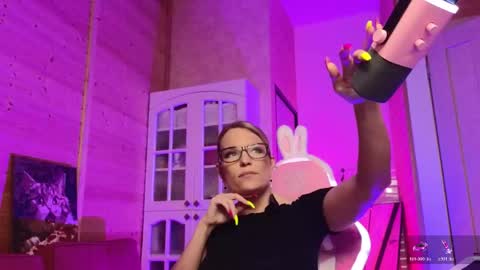 Lady online show from 05/13/26, 06:16