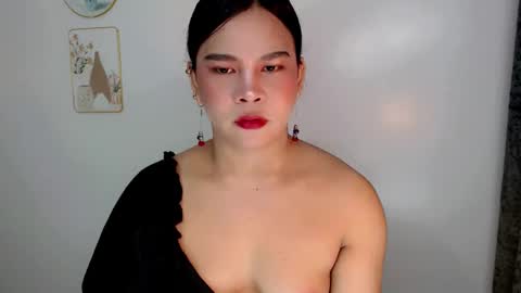 Jasmine online show from 04/17/26, 10:02