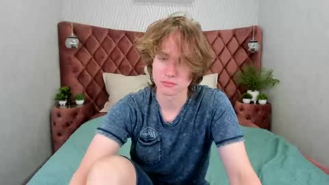 Snapshot of finnbev chatting on 06/08/26, 01:28 finnbev online show from 06/08/26, 01:28
