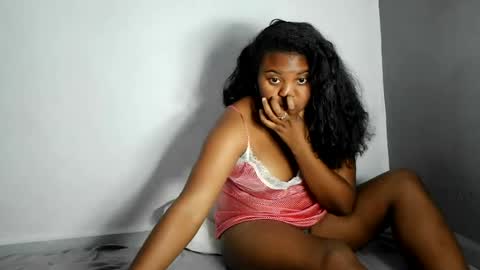 fiona_00 online show from 06/12/26, 05:23