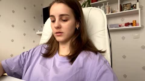 Snapshot of fionapiccard chatting on 11/25/25, 10:26 Keite wanna play Meow online show from 11/25/25, 10:26