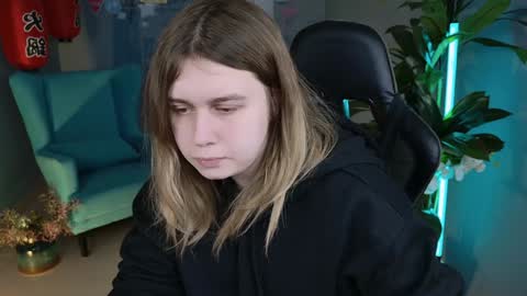 fiora online show from 12/12/24, 10:02