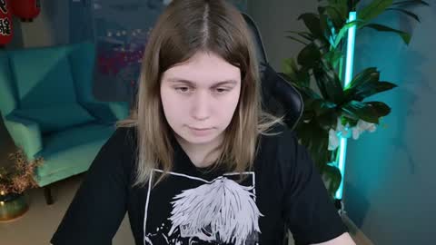fiora online show from 12/12/24, 01:49