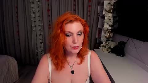 Snapshot of fire_foxone chatting on 11/11/25, 09:15 FireFox online show from 11/11/25, 09:15