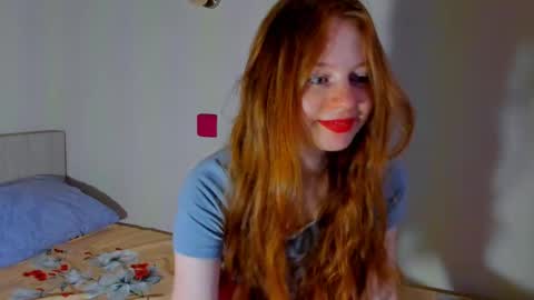 fire_luna online show from 01/04/25, 09:32