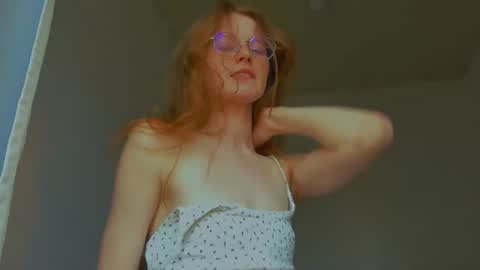 fire_luna online show from 08/04/26, 03:21