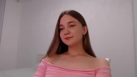 fireflies_fly_ online show from 09/28/25, 05:51