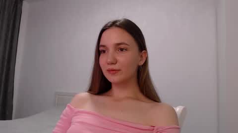 fireflies_fly_ online show from 11/10/25, 06:18