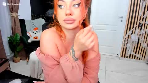 Snapshot of fireflowers_ chatting on 11/06/25, 09:59 Kallisy online show from 11/06/25, 09:59