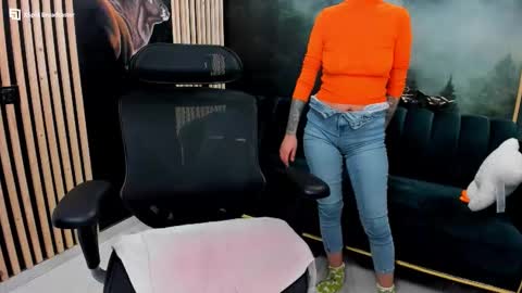 Snapshot of fireflowers_ chatting on 11/26/25, 10:00 Kallisy online show from 11/26/25, 10:00