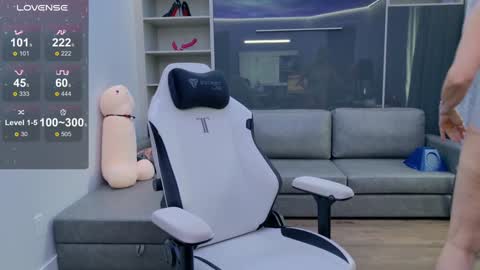 Snapshot of fitcougarcb chatting on 11/28/25, 03:14 Bianca online show from 11/28/25, 03:14