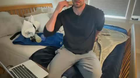 Snapshot of fitfunweird chatting on 10/19/25, 07:58 fitfunweird online show from 10/19/25, 07:58