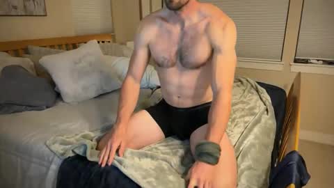 Snapshot of fitfunweird chatting on 11/19/25, 01:49 fitfunweird online show from 11/19/25, 01:49