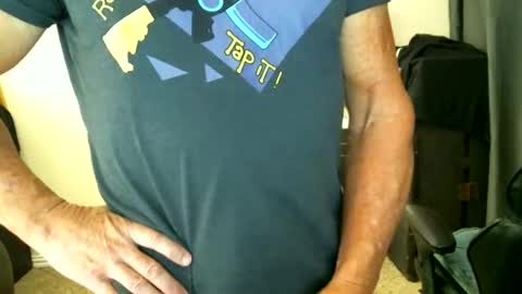 Snapshot of fitguy40 chatting on 11/13/25, 07:57 fitguy40 online show from 11/13/25, 07:57