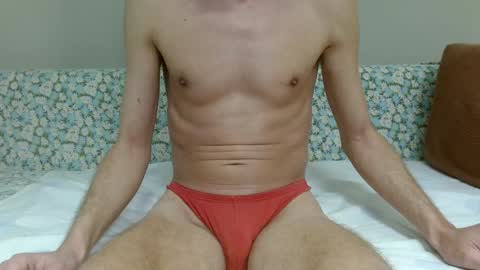 Snapshot of fithotguy90 chatting on 01/11/25, 12:22 Luis online show from 01/11/25, 12:22